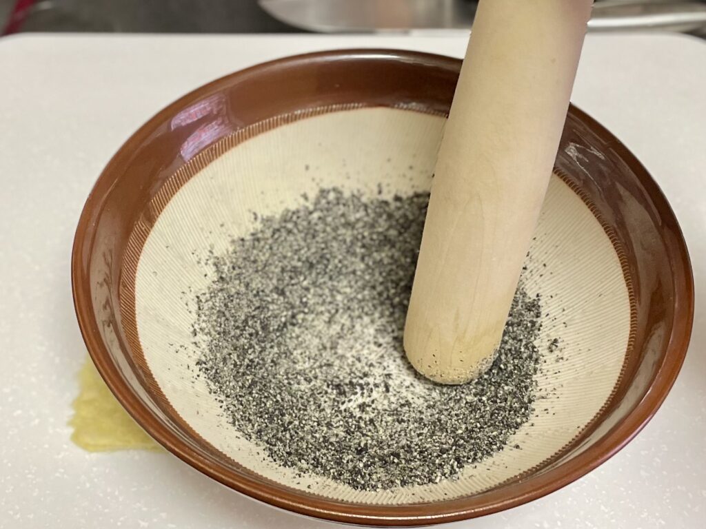 ほうれん草の胡麻和え（黒ごま）｜基本の分量と美味しく作るコツ